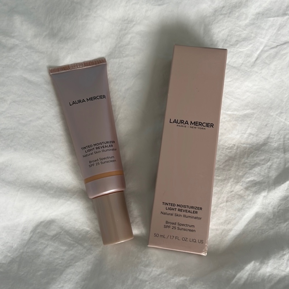 NWT Laura Mercier Tinted Moisturizer Light Revealer 2N1 Nude